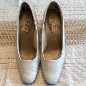 Smartfit White Heels Classic Pumps